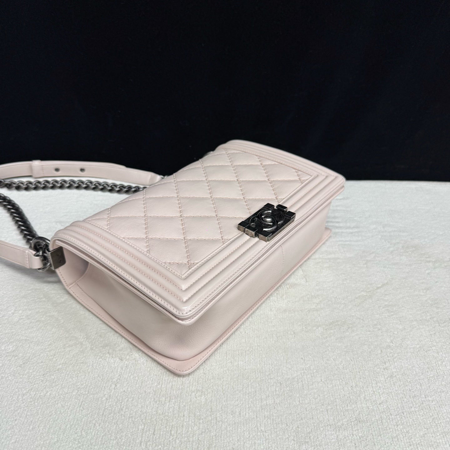 Chanel - Le Boy - Calfskin leather - Pink with Ruthenium-Tone Hardware - (Large)