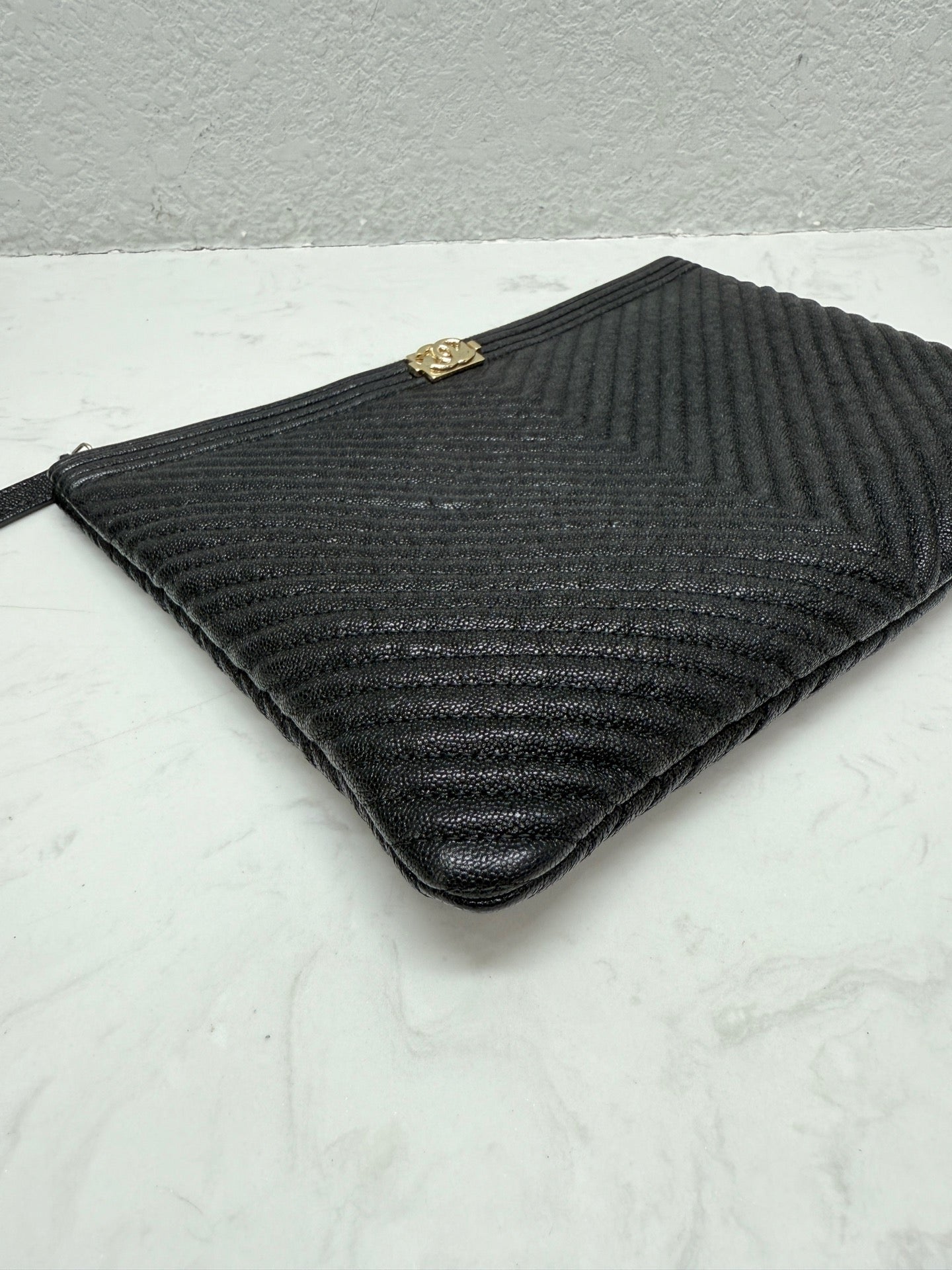 Chanel - Le Boy Clutch - Grained leather - Black - (Medium)