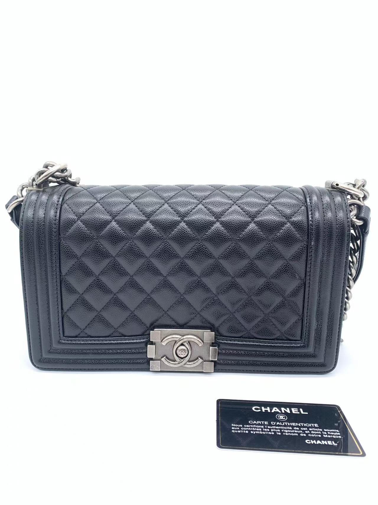 Chanel - Le Boy - Grained calfskin leather - Black with Silver-Tone Hardware - (Medium)
