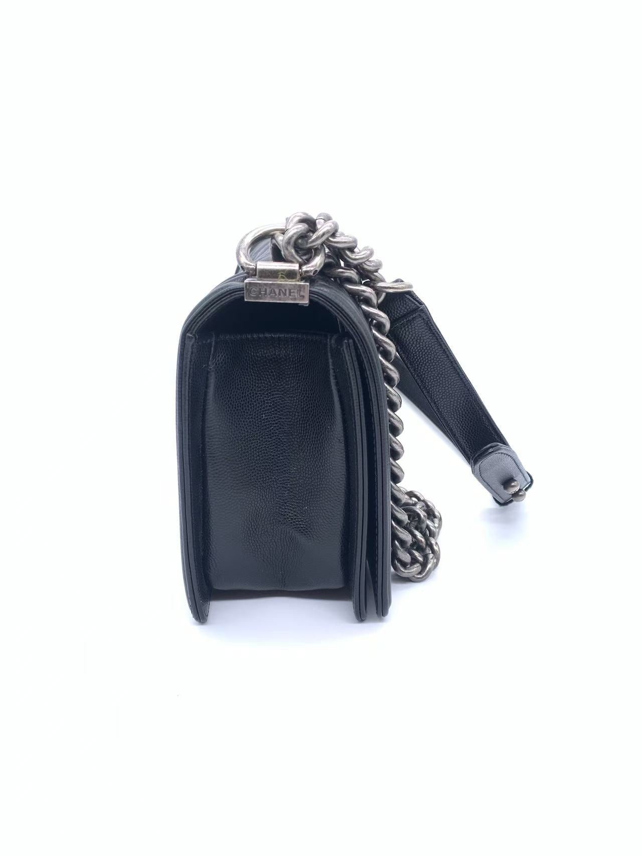 Chanel - Le Boy - Grained calfskin leather - Black with Silver-Tone Hardware - (Medium)