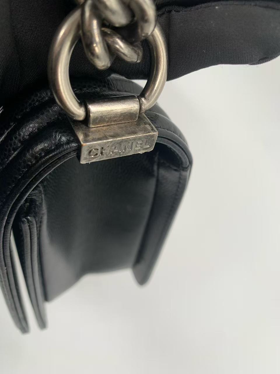 Chanel - Le Boy - Grained calfskin leather - Black with Silver-Tone Hardware - (Medium)