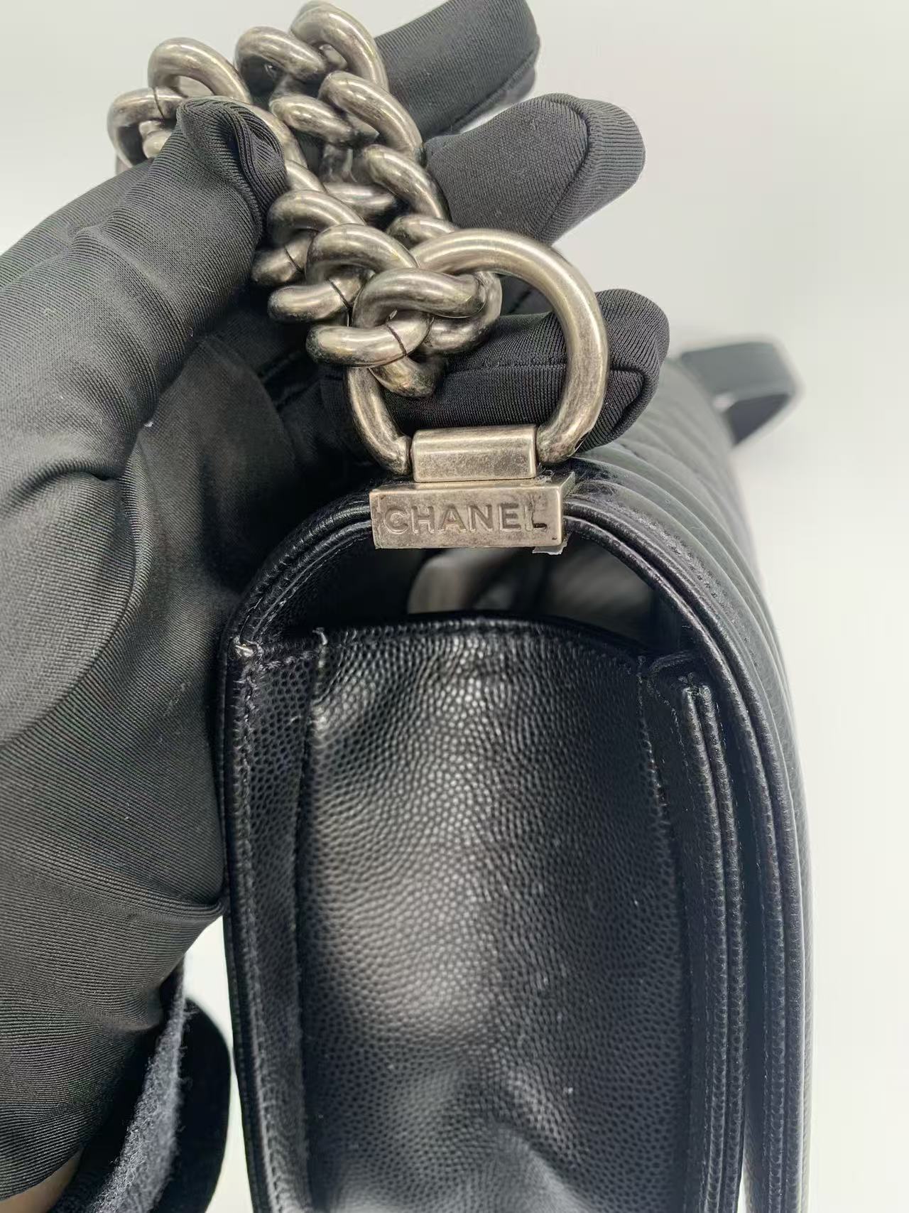 Chanel - Le Boy - Grained calfskin leather - Black with Silver-Tone Hardware - (Medium)