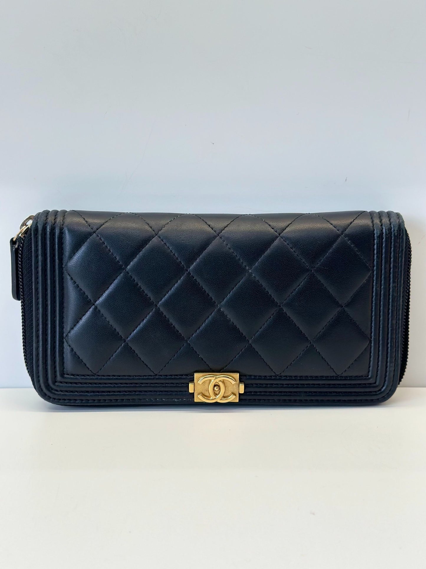 Chanel - Le Boy - Lambskin leather - Black