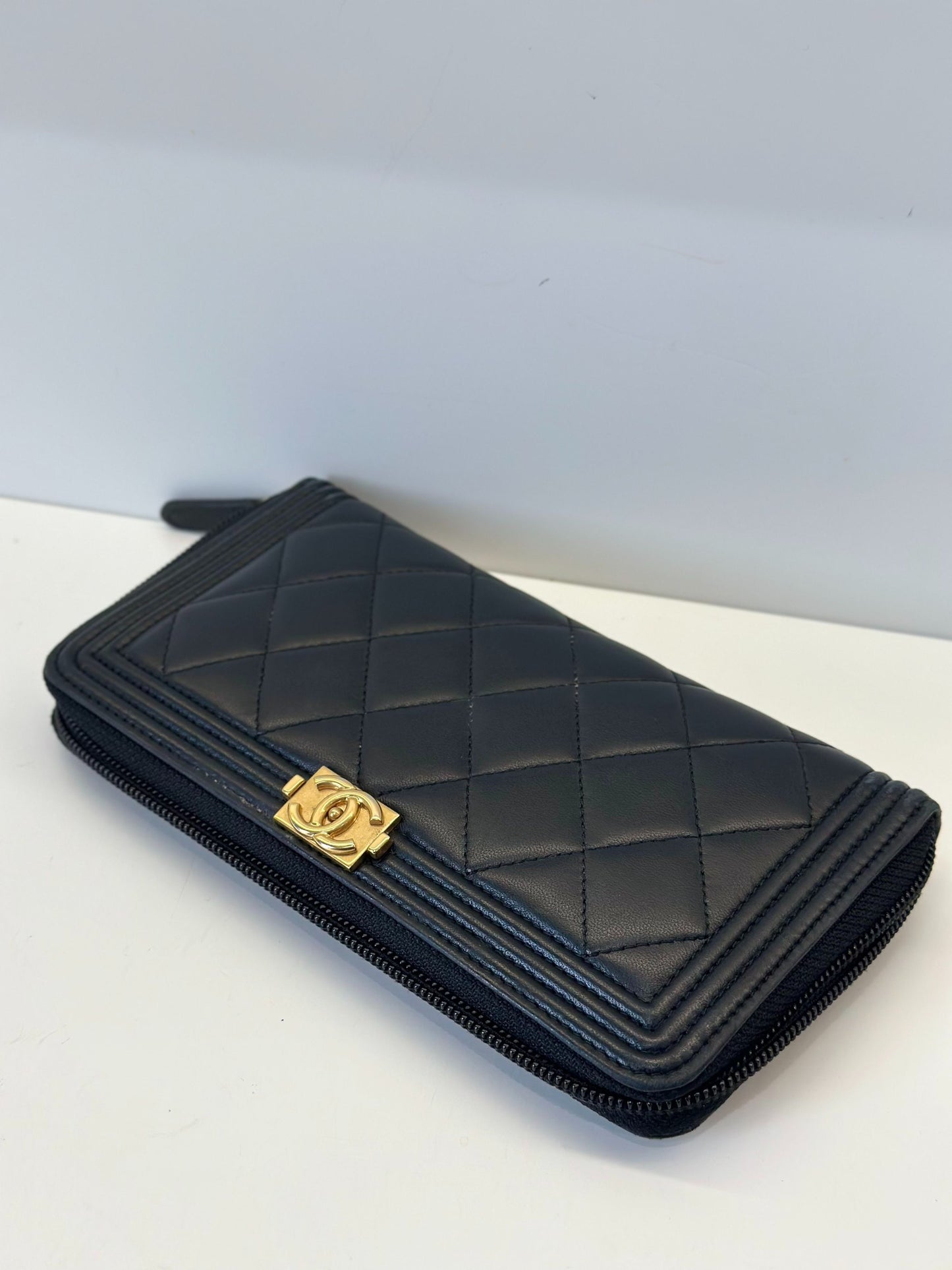 Chanel - Le Boy - Lambskin leather - Black