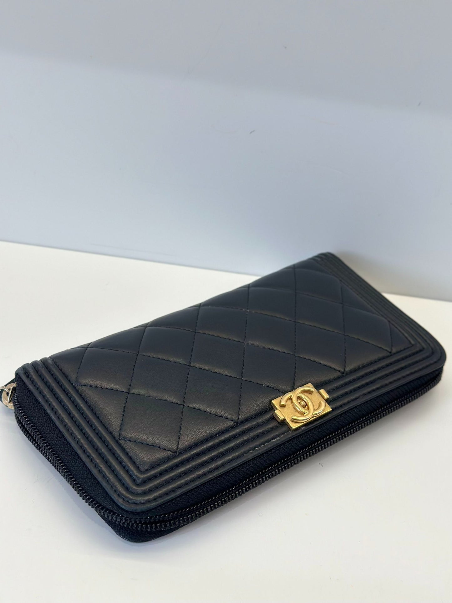 Chanel - Le Boy - Lambskin leather - Black