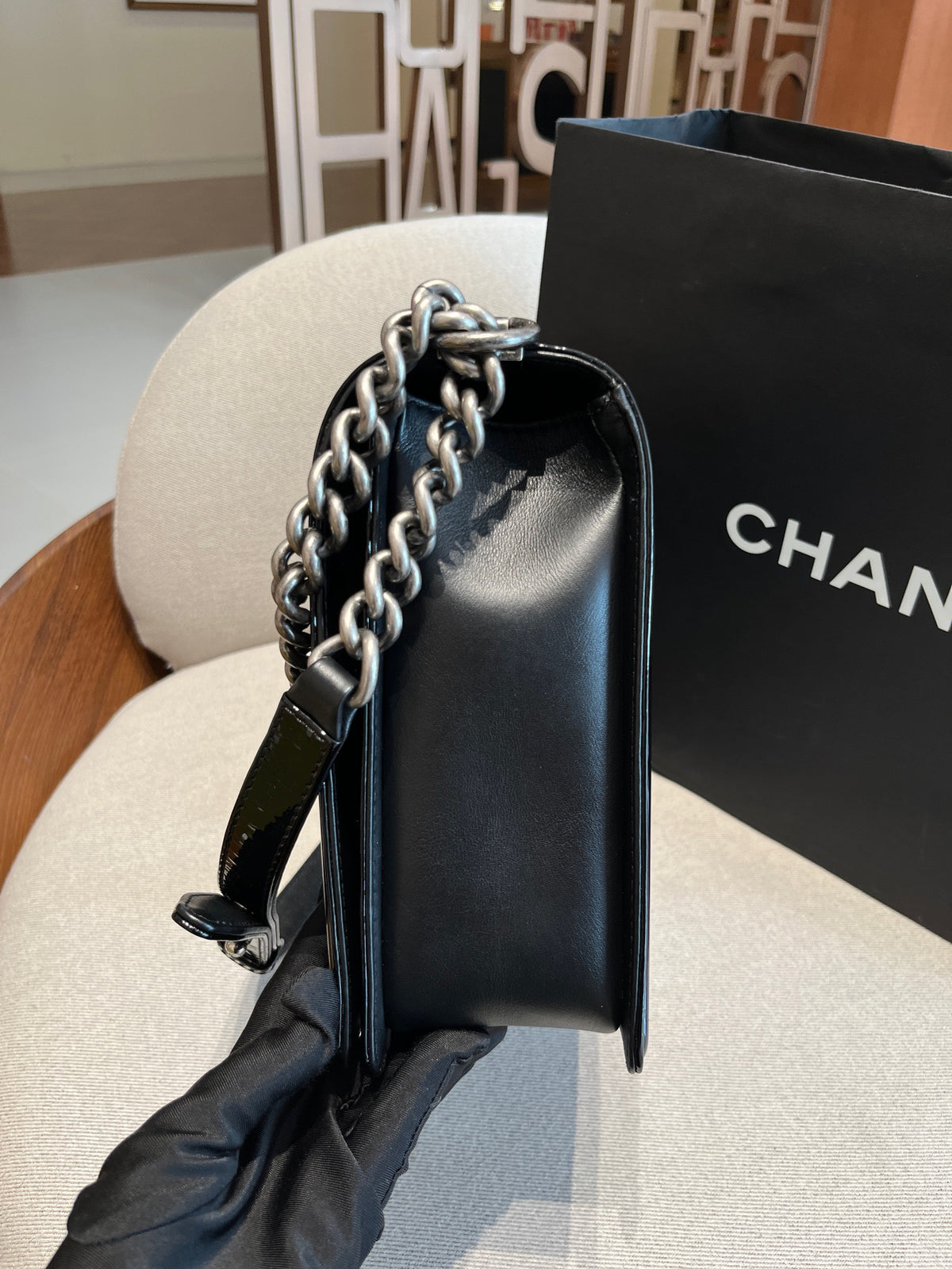 Chanel - Le Boy Large - Patent leather - Black - (large)