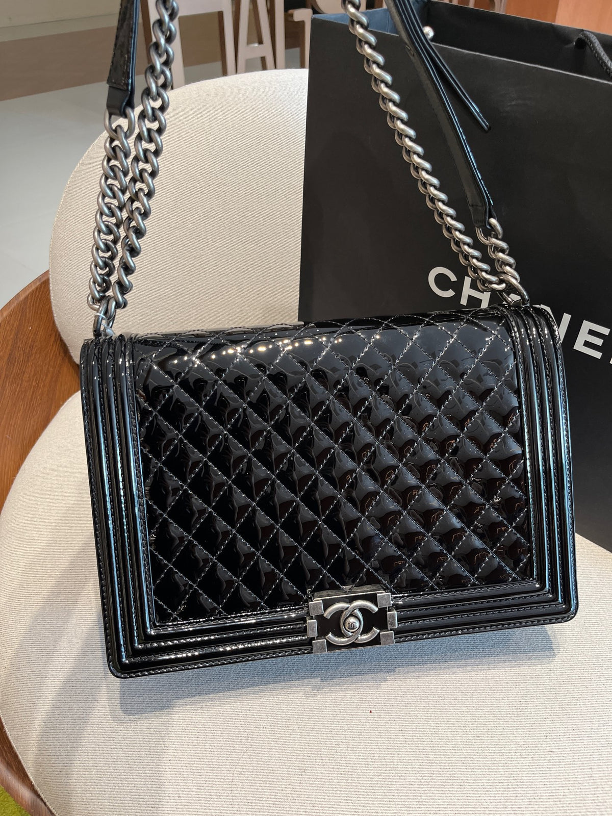 Chanel - Le Boy Large - Patent leather - Black - (large)