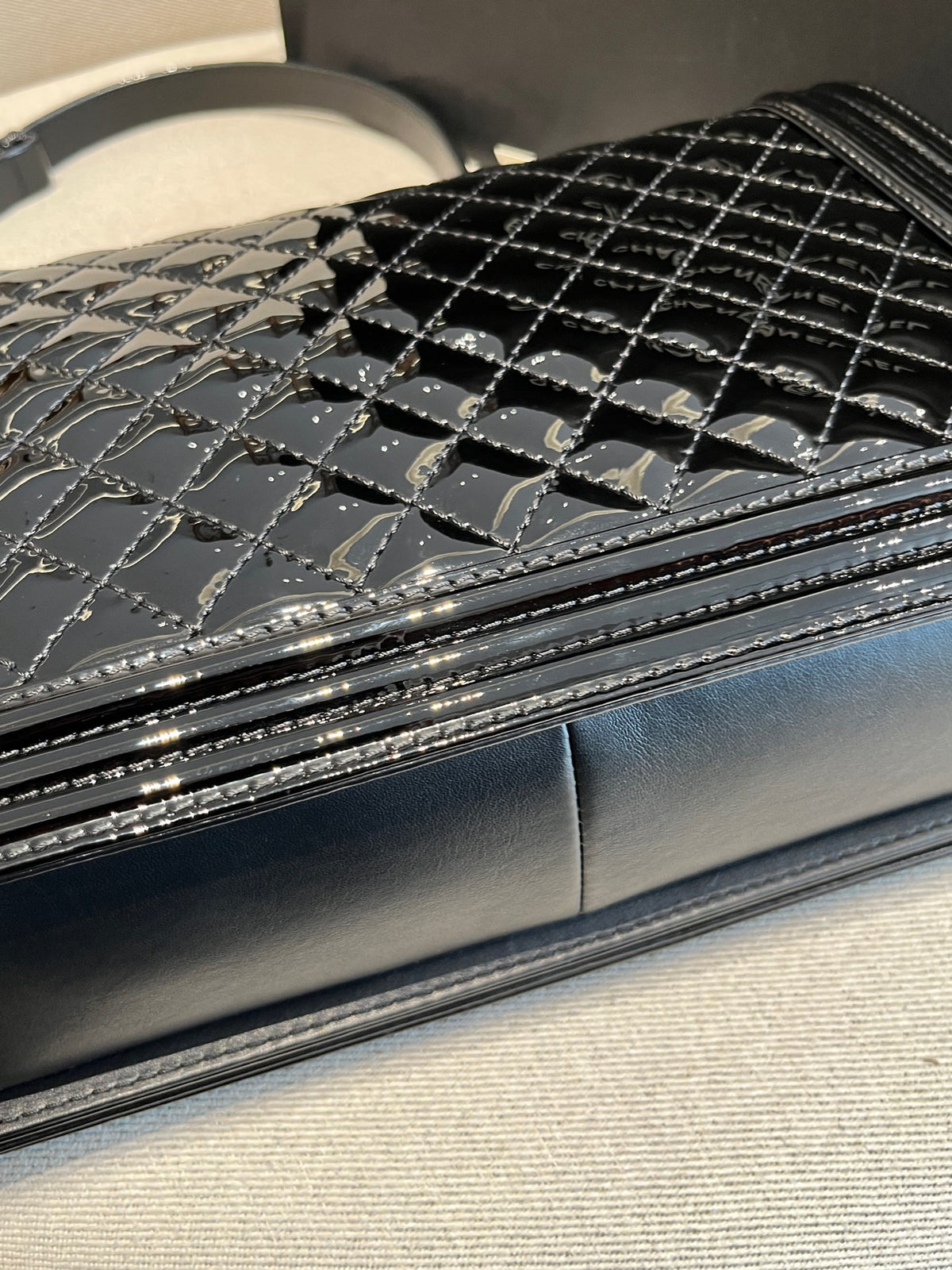 Chanel - Le Boy Large - Patent leather - Black - (large)