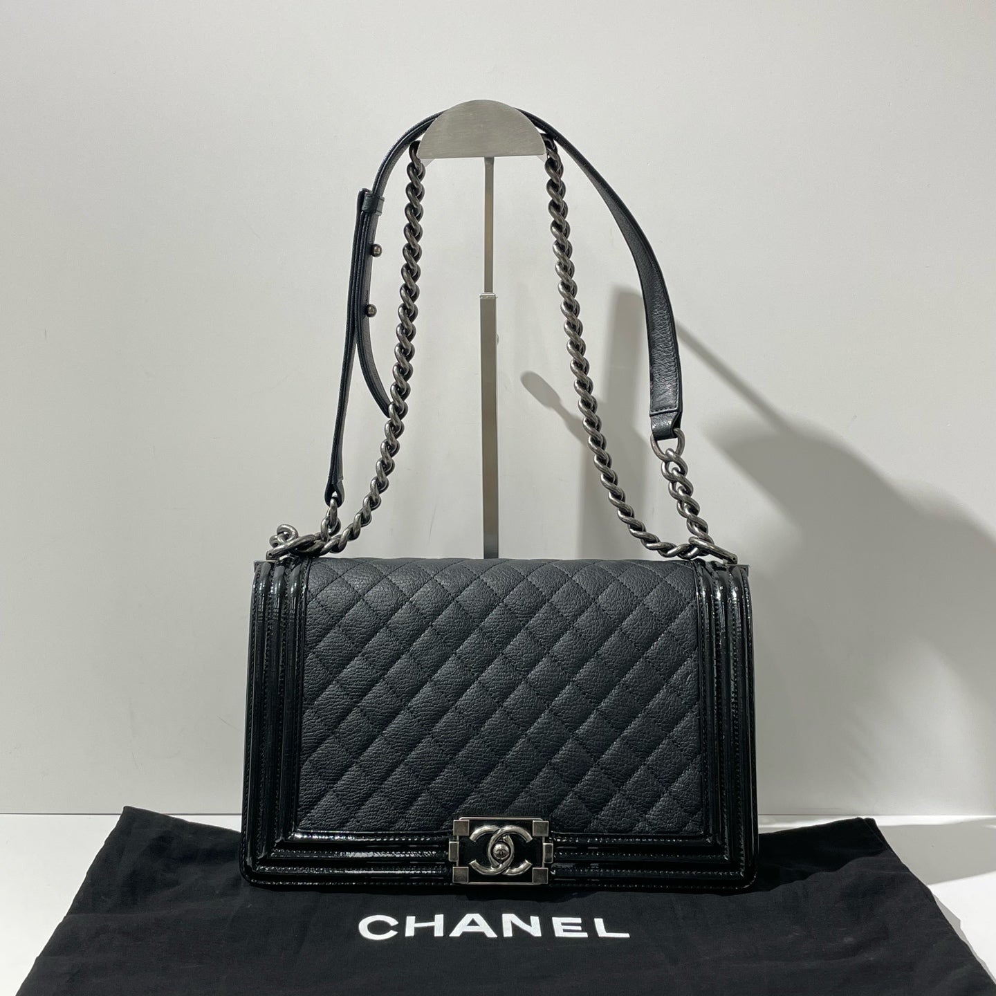Chanel - Le Boy - Leather - Black - (Large)