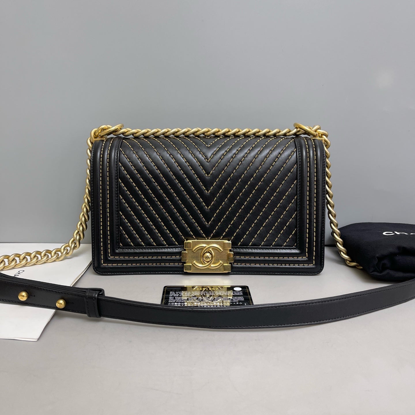 Chanel - Le Boy - Leather - Black - (Medium)