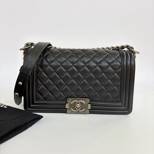 Chanel - Le Boy - Leather - Black - (medium)