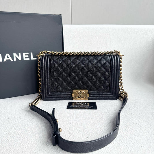 Chanel - Le Boy - Leather - Black - (medium)