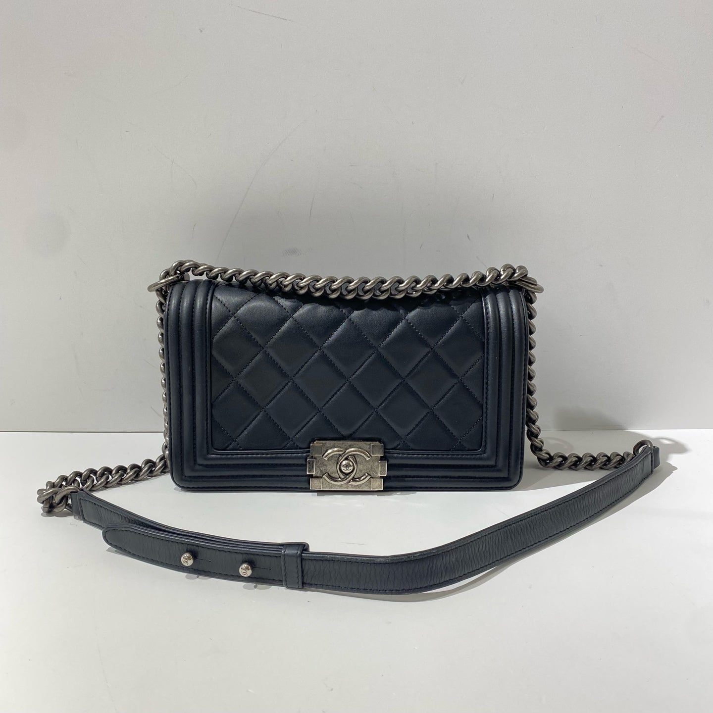 Chanel - Le Boy - Leather - Black - (medium)