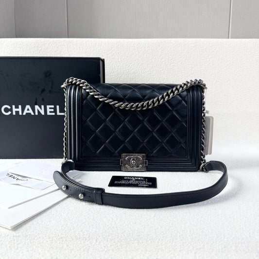 Chanel - Le Boy - Leather - Black - (medium)