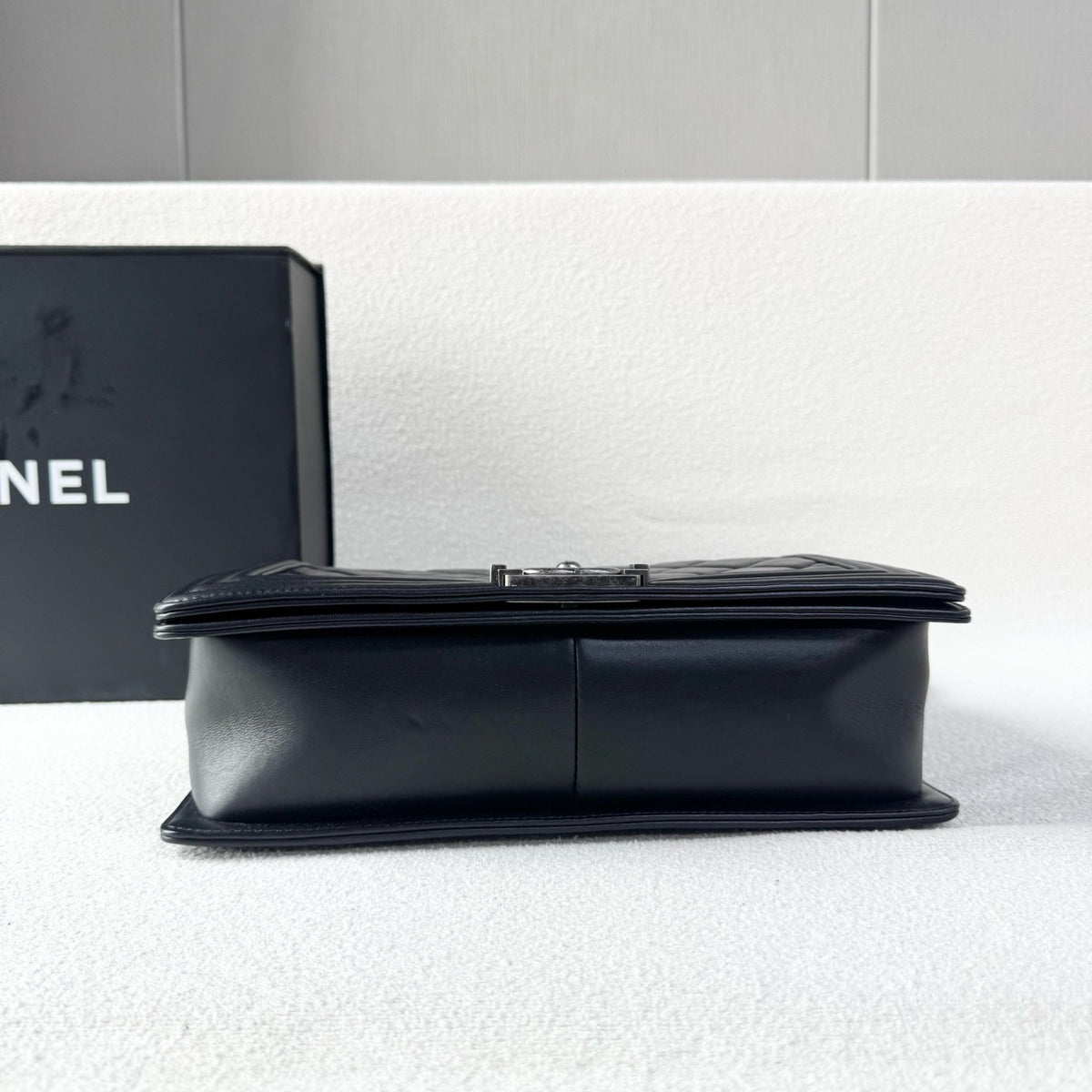 Chanel - Le Boy - Leather - Black - (medium)