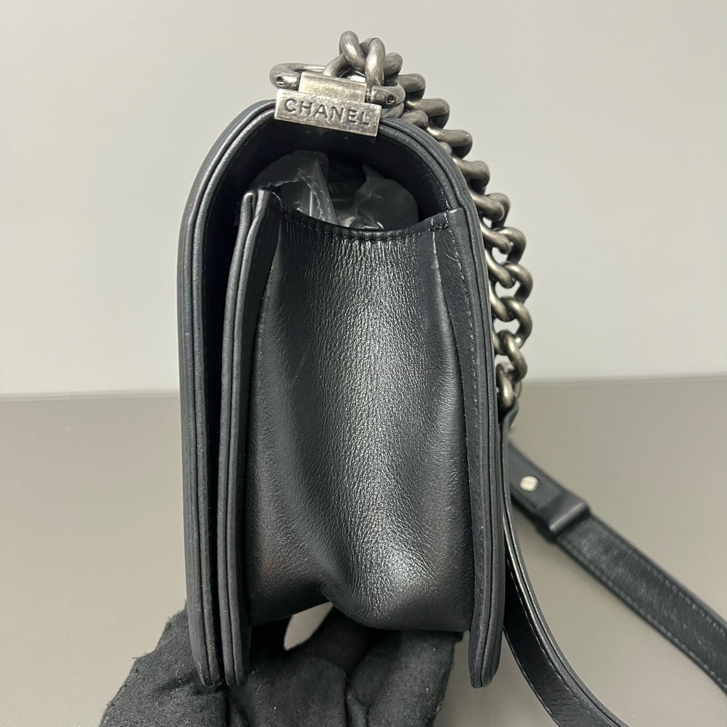 Chanel - Le Boy - Leather - Black - (Medium)