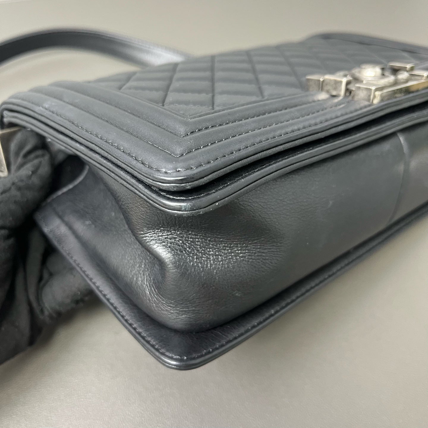 Chanel - Le Boy - Leather - Black - (Medium)