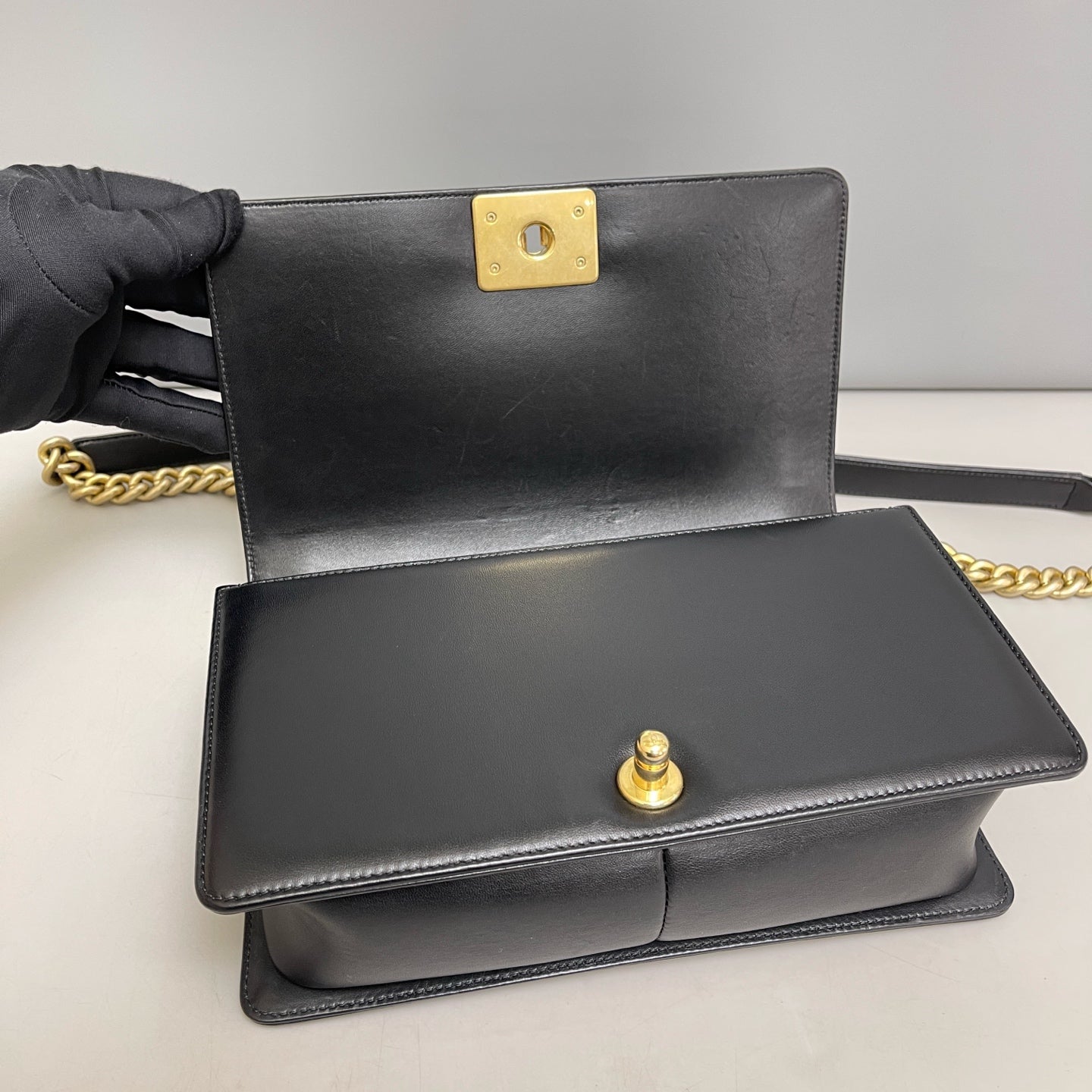 Chanel - Le Boy - Leather - Black - (Medium)