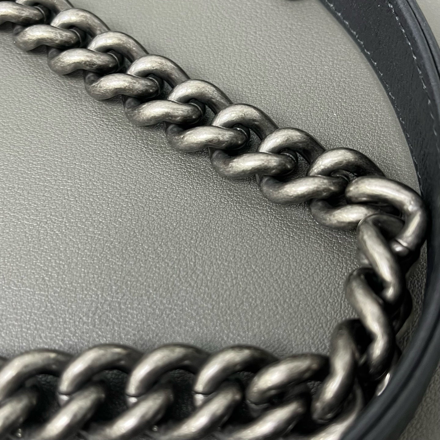 Chanel - Le Boy - Leather - Black - (Medium)