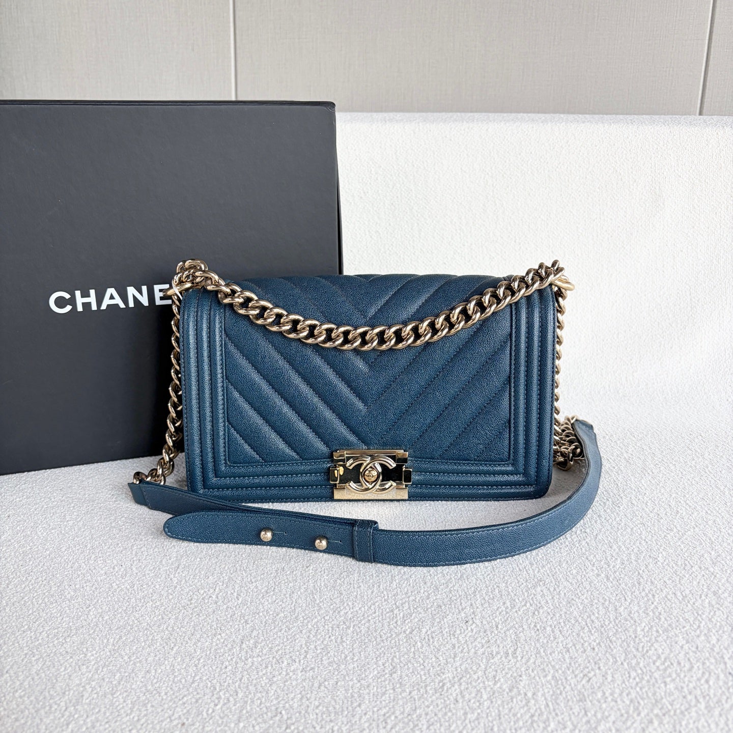 Chanel - Le Boy - Leather - Blue - (medium)