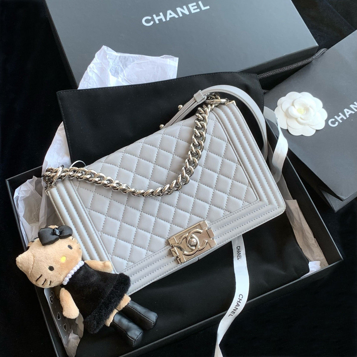 Chanel - Le Boy - Leather - Grey - (medium)