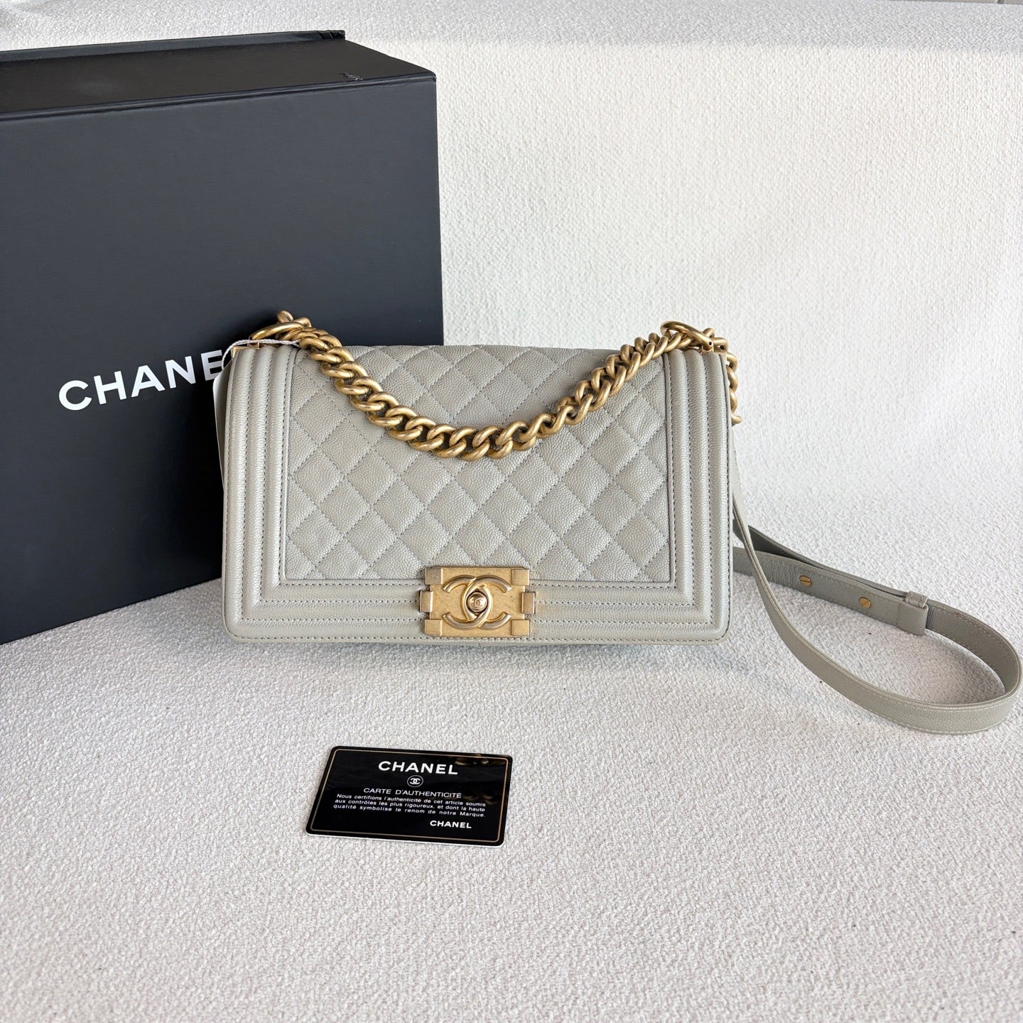 Chanel - Le Boy - Leather - Grey - (medium)