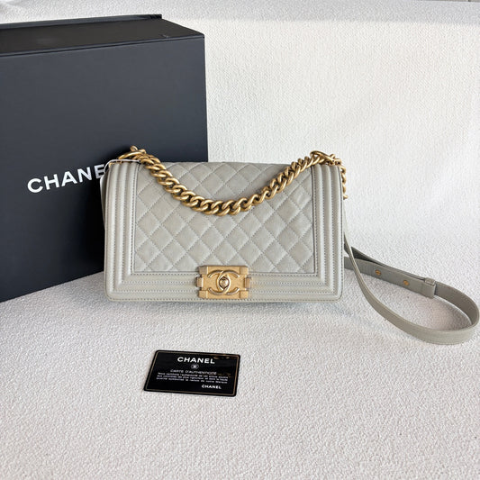 Chanel - Le Boy - Leather - Grey - (medium)