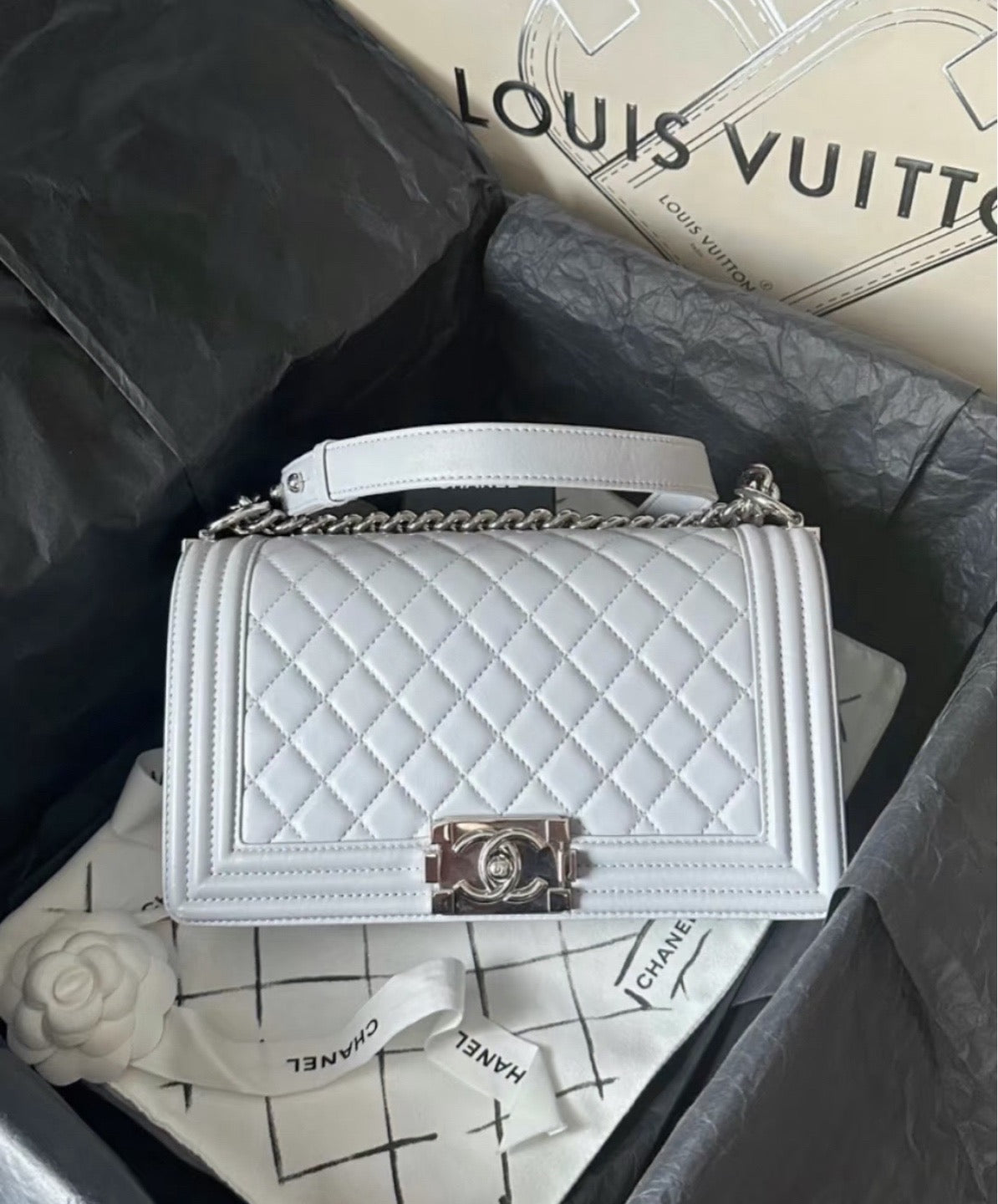 Chanel - Le Boy - Leather - Grey - (medium)