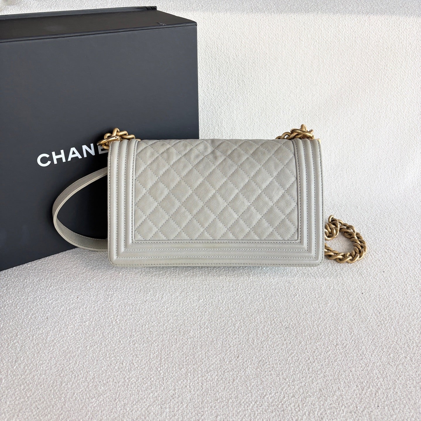 Chanel - Le Boy - Leather - Grey - (medium)