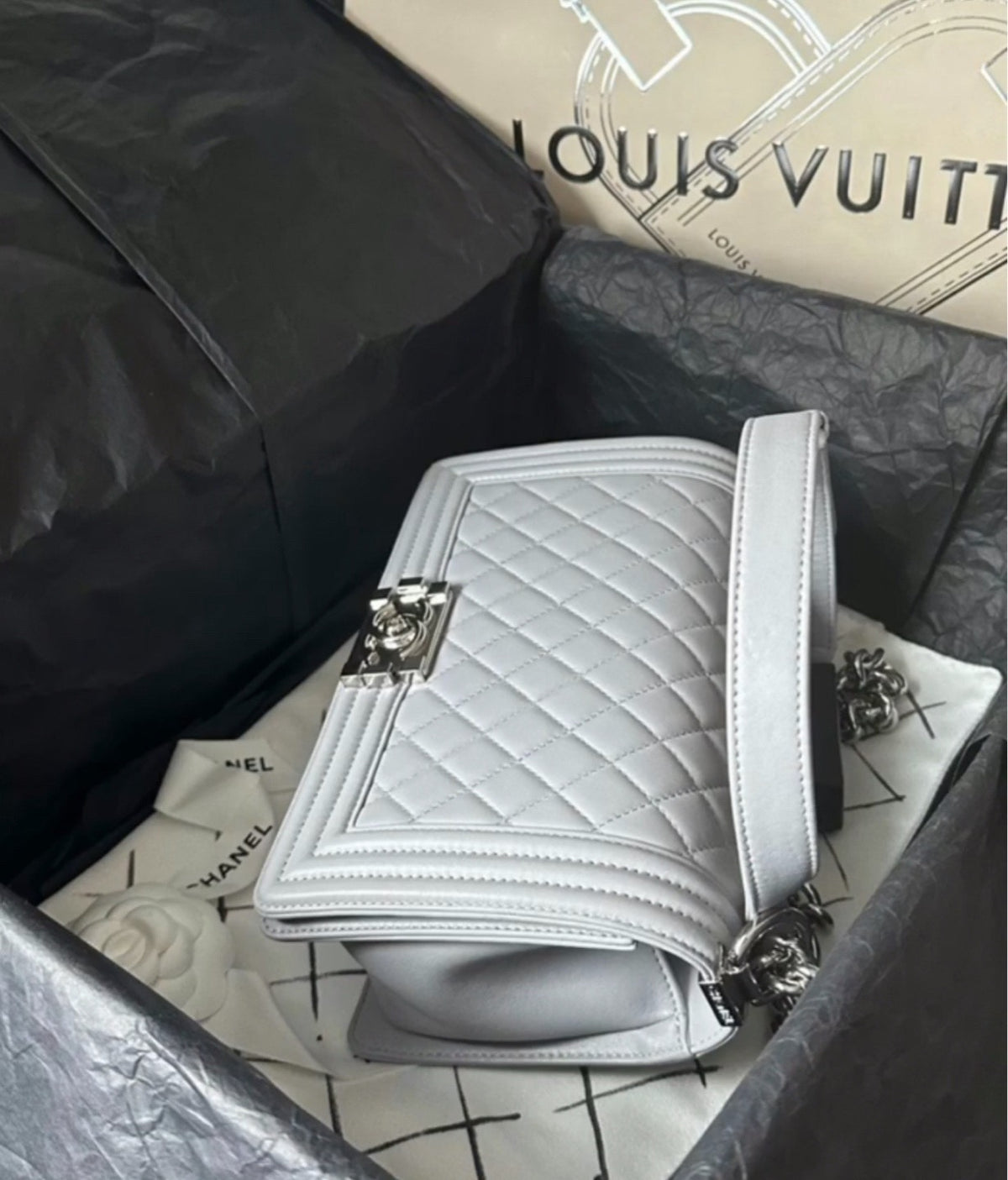 Chanel - Le Boy - Leather - Grey - (medium)