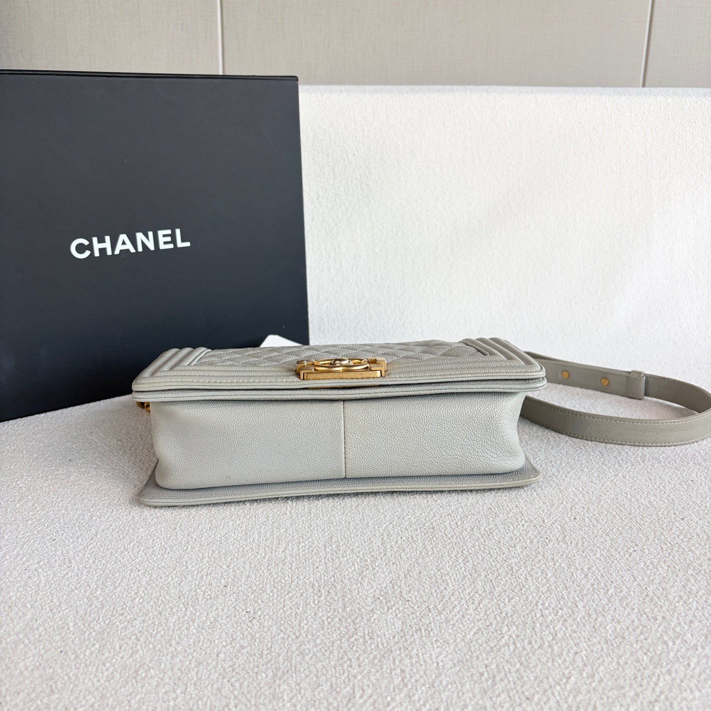 Chanel - Le Boy - Leather - Grey - (medium)