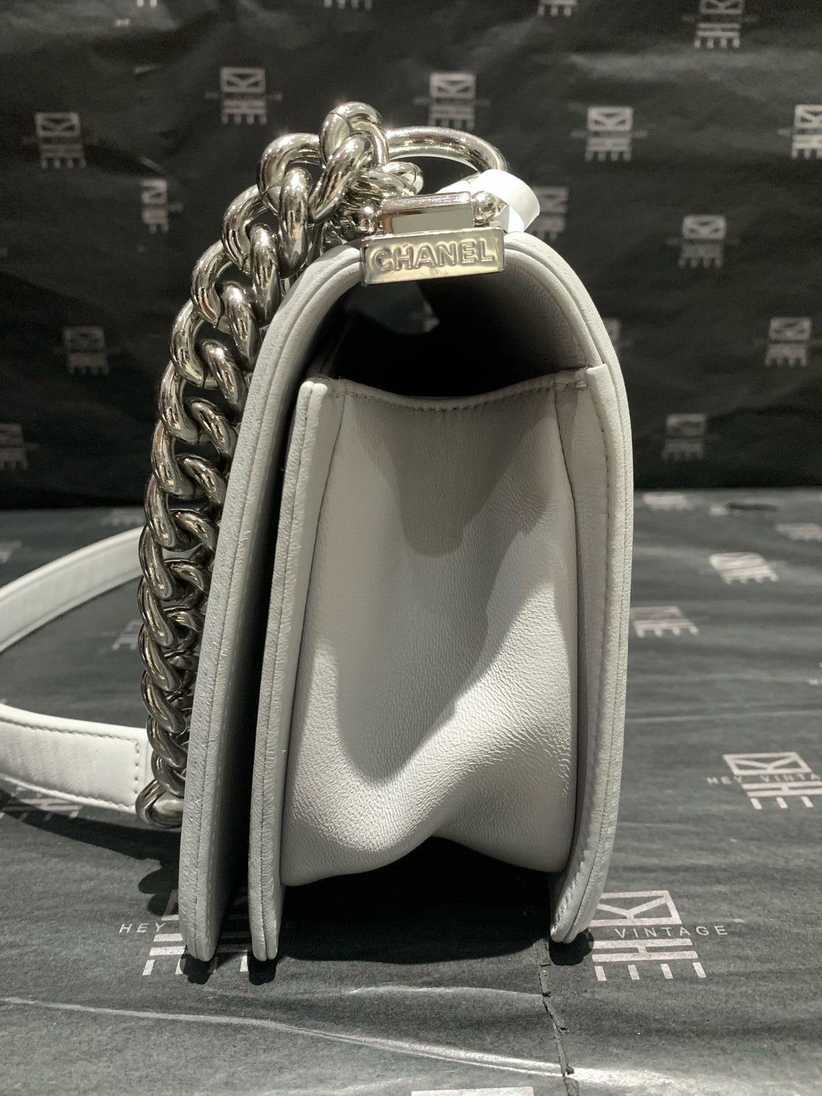 Chanel - Le Boy - Leather - Grey - (medium)