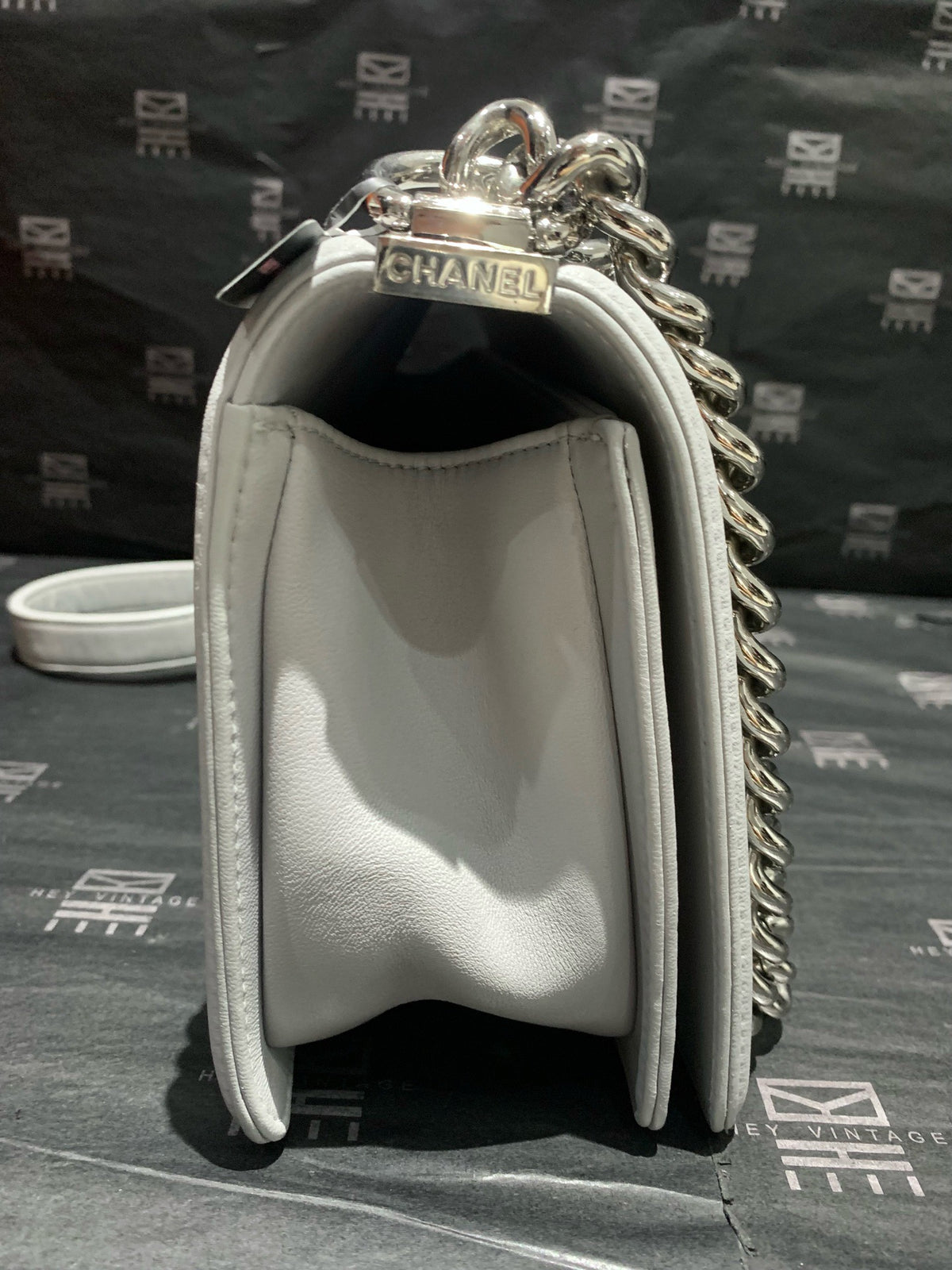 Chanel - Le Boy - Leather - Grey - (medium)