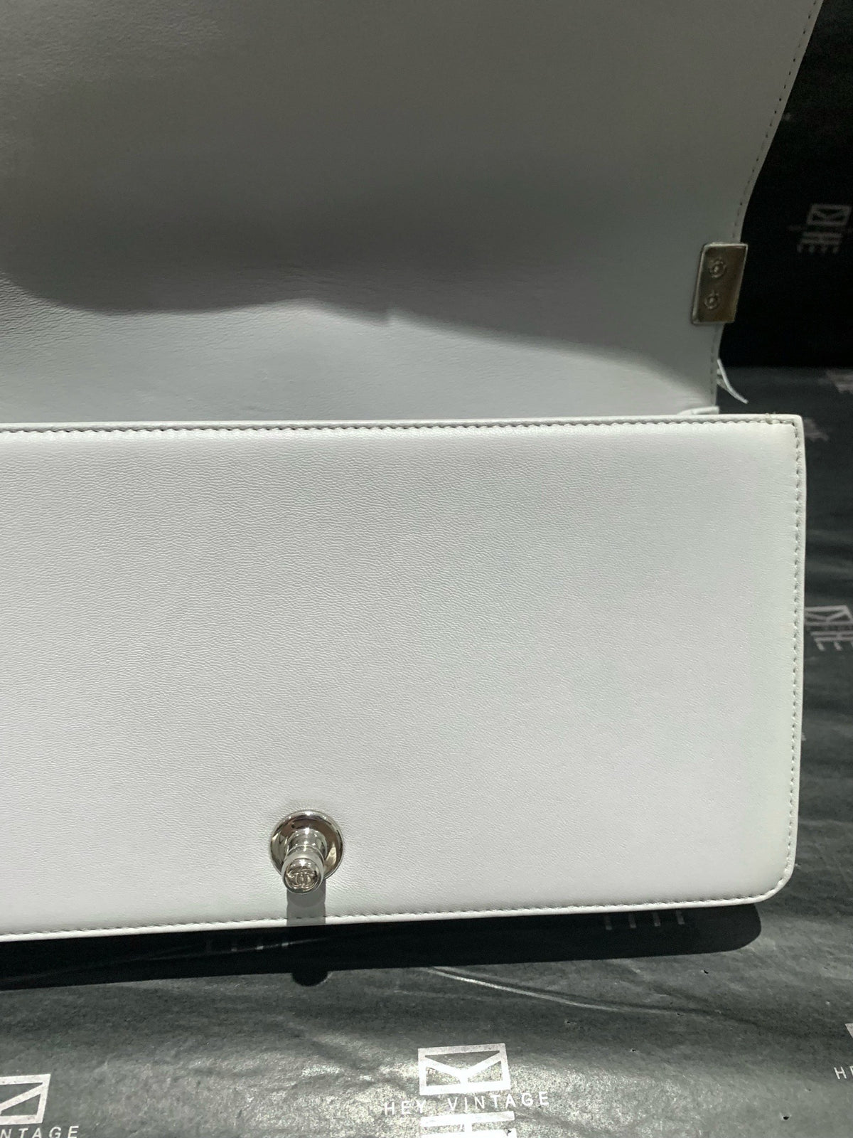 Chanel - Le Boy - Leather - Grey - (medium)