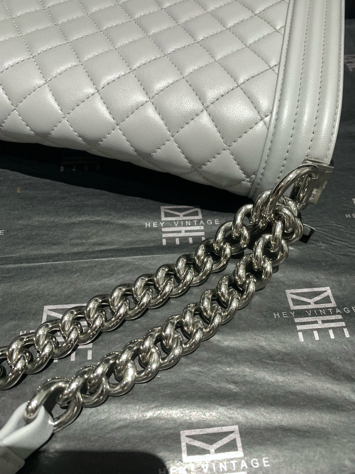 Chanel - Le Boy - Leather - Grey - (medium)