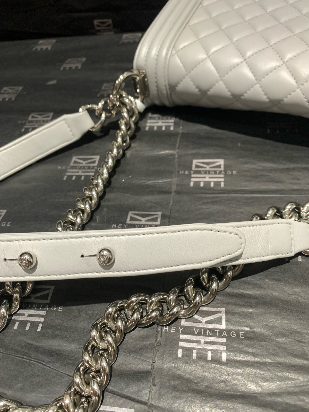 Chanel - Le Boy - Leather - Grey - (medium)