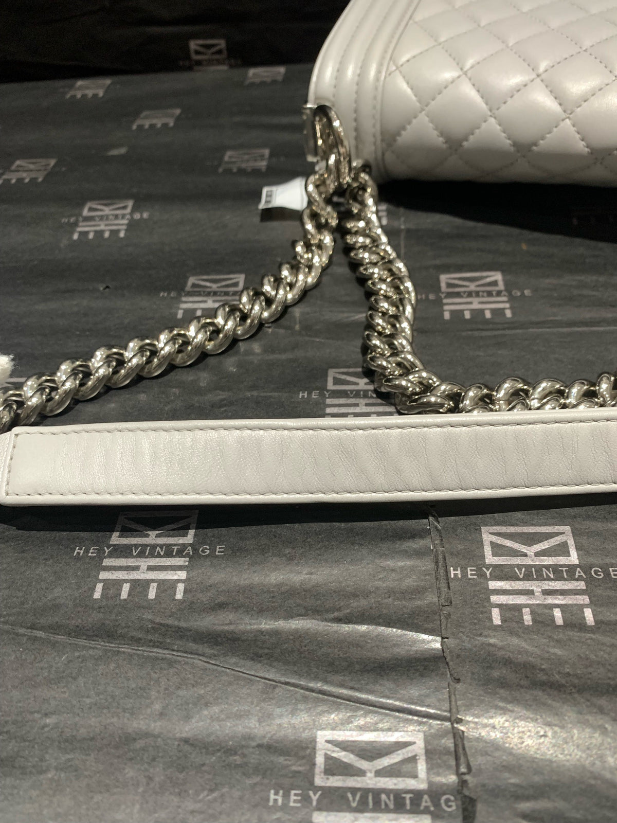 Chanel - Le Boy - Leather - Grey - (medium)