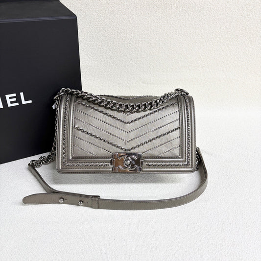 Chanel - Le Boy - Leather - Silver - (Medium)