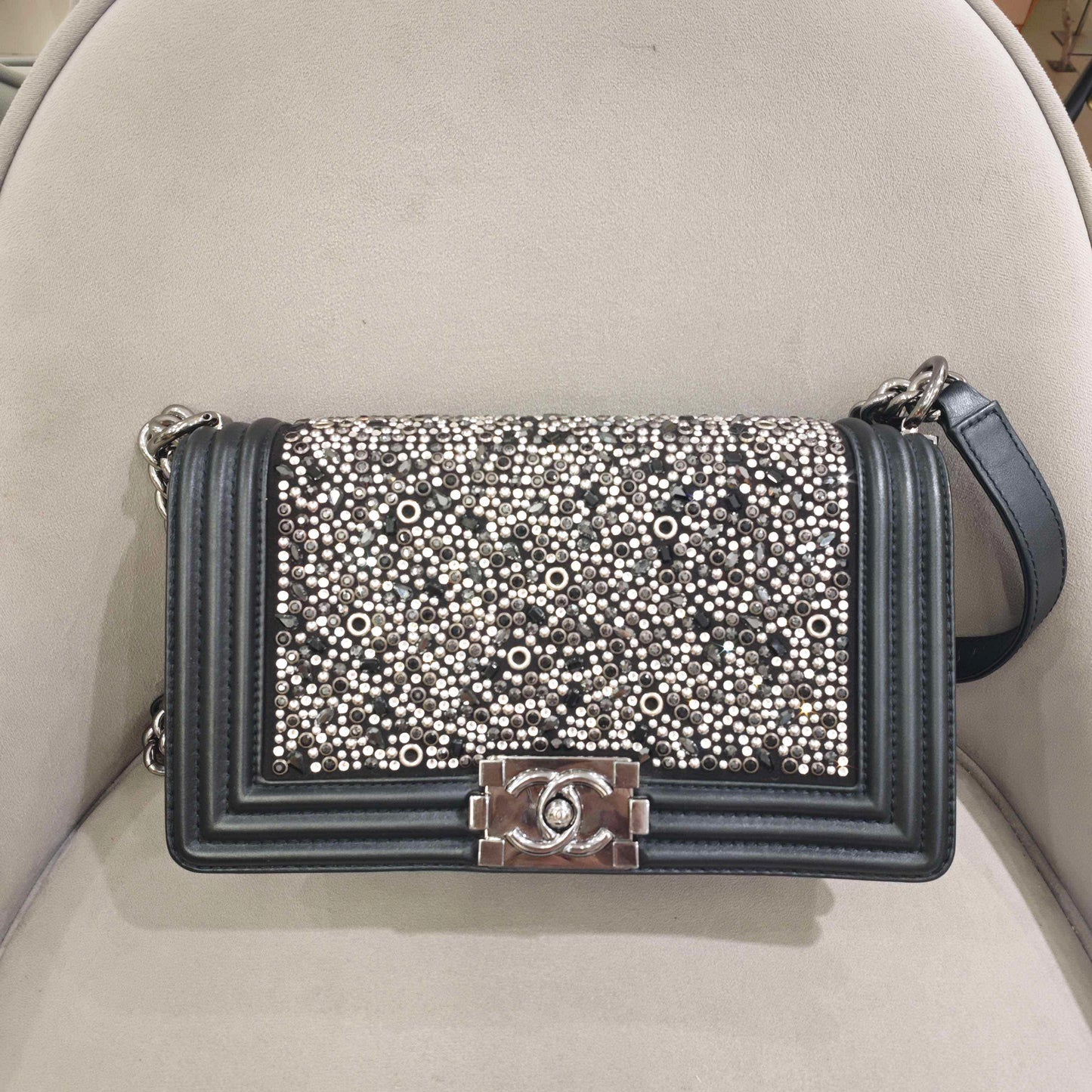 Chanel - Le Boy (Medium) - Goatskin leather with crystal embellishments - Black - (Medium)