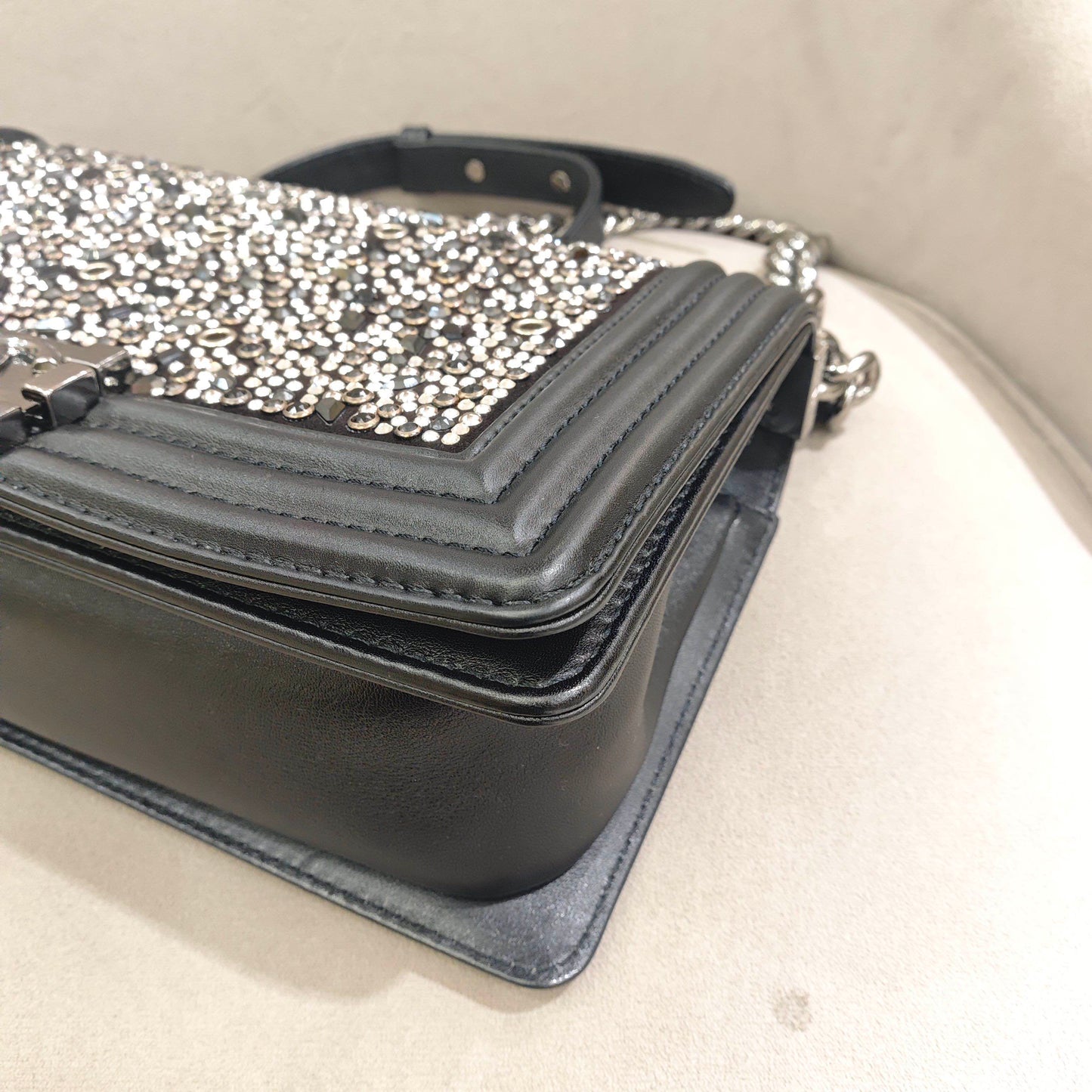 Chanel - Le Boy (Medium) - Goatskin leather with crystal embellishments - Black - (Medium)