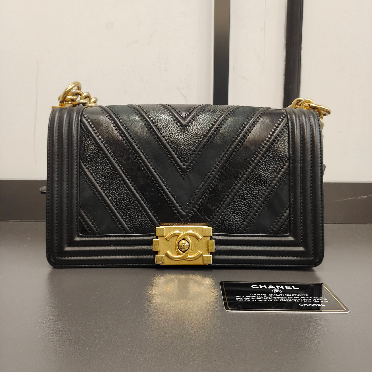 Chanel - Le Boy Medium - Leather - Black - (medium)