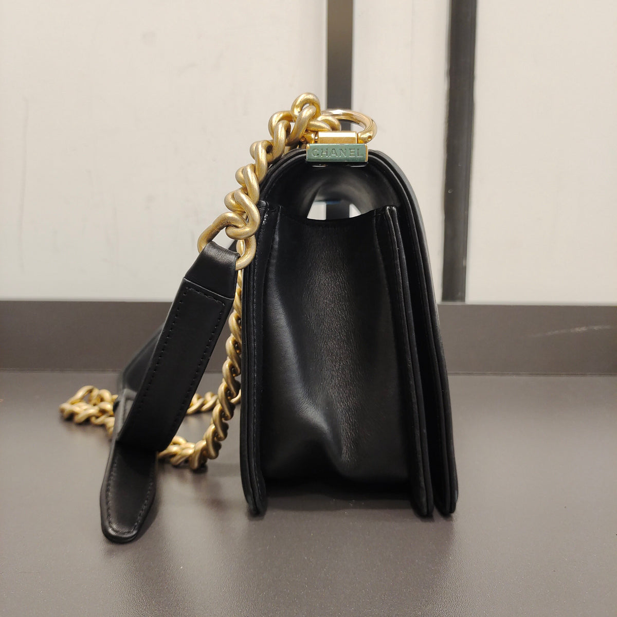 Chanel - Le Boy Medium - Leather - Black - (medium)