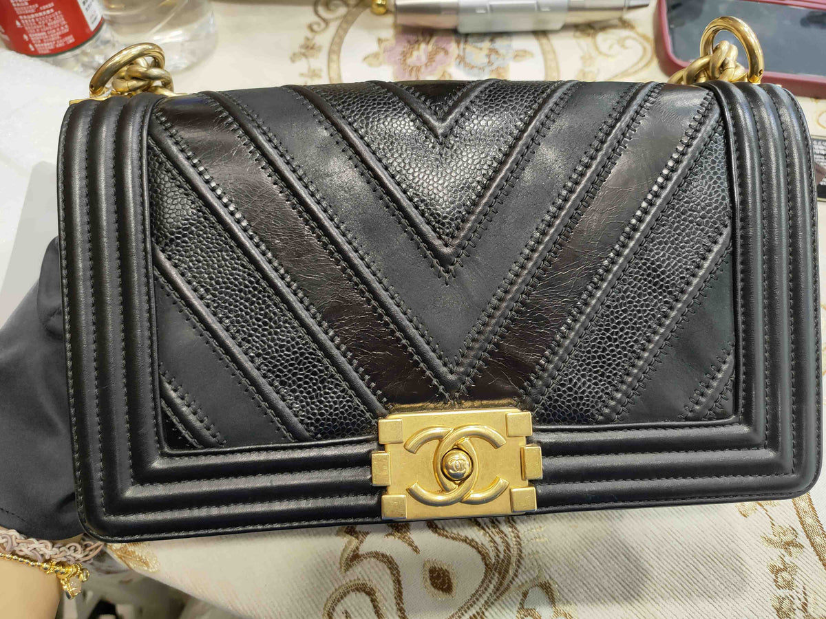 Chanel - Le Boy Medium - Leather - Black - (medium)