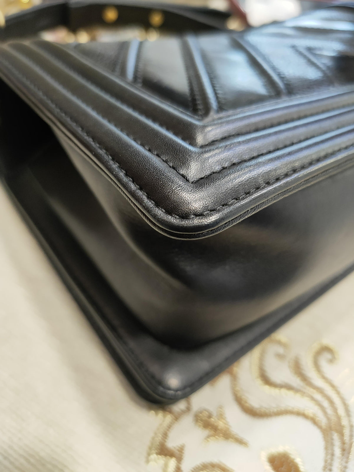 Chanel - Le Boy Medium - Leather - Black - (medium)