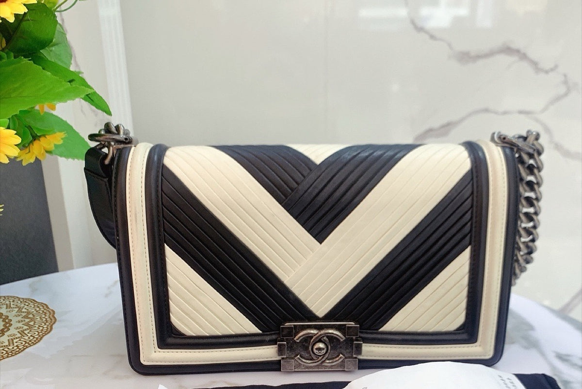Chanel - Le Boy Medium - Leather - Multicolour - (medium)