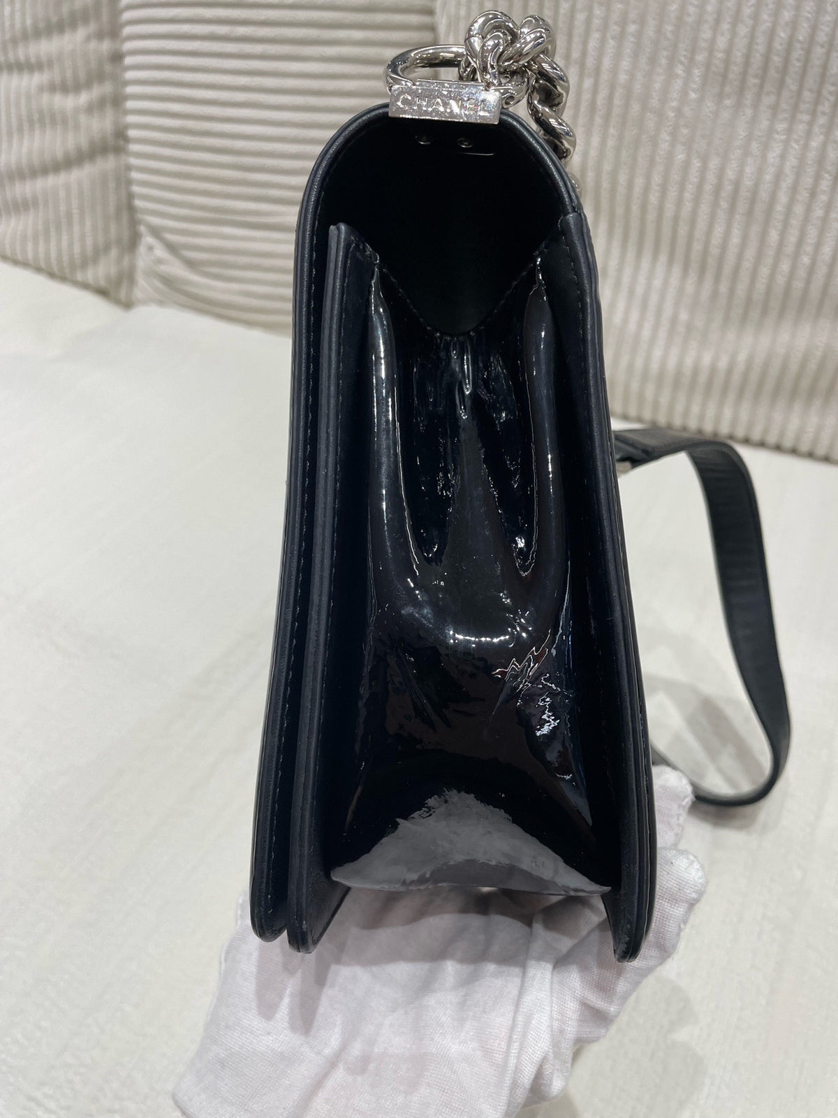 Chanel - Le Boy - Patent leather - Black