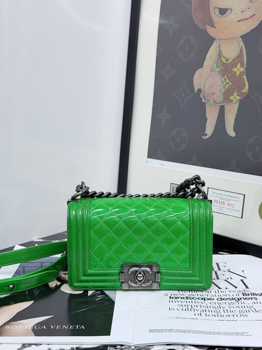 Chanel - Le Boy - Patent leather - Green - (small)
