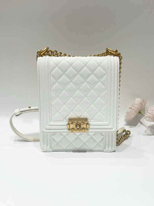 Chanel - Le Boy - Patent leather - White - (medium)