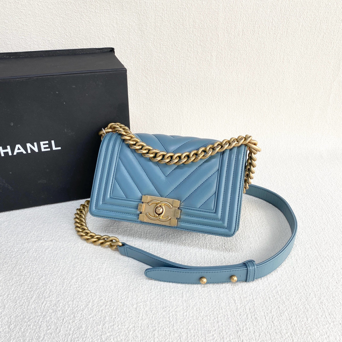 Chanel - Le Boy Small - Leather - Blue - (Small)