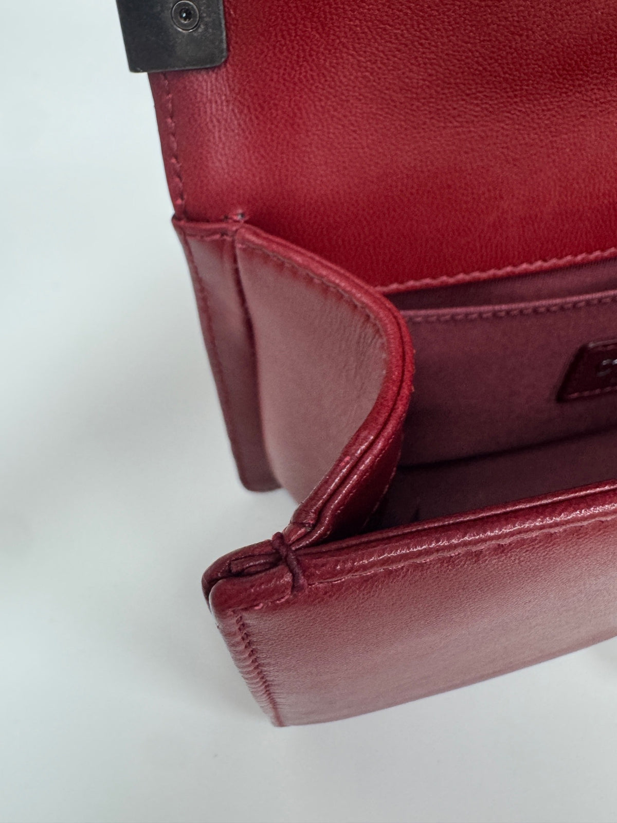 Chanel - Le Boy Small - Leather - Burgundy - (small)